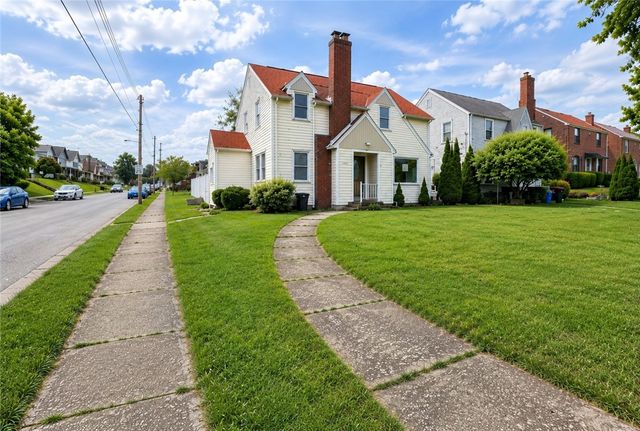 2201 Delaware Ave, New Castle, PA 16105