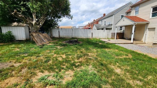 2201 Delaware Ave, New Castle, PA 16105
