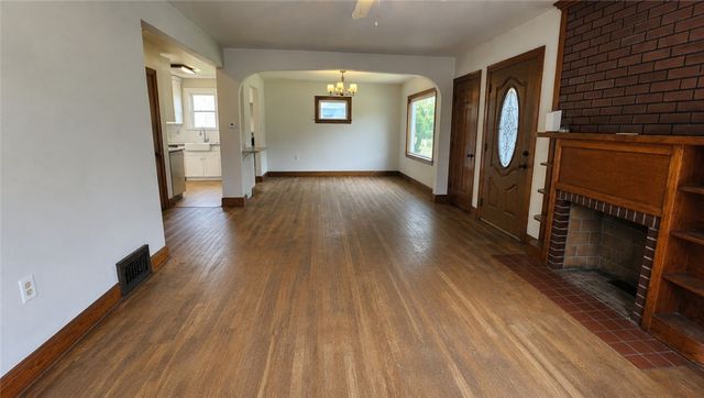 2201 Delaware Ave, New Castle, PA 16105