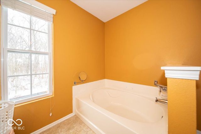 2940 Treehouse Pass, Greenwood, IN 46143