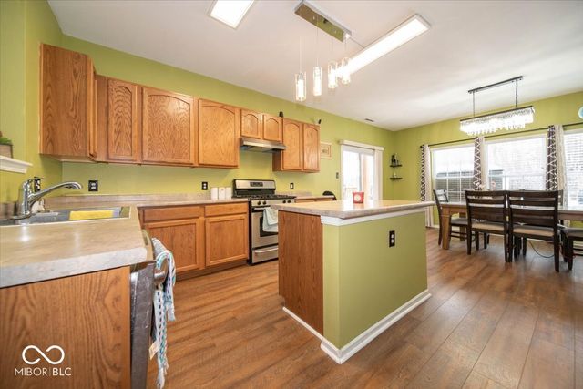2940 Treehouse Pass, Greenwood, IN 46143