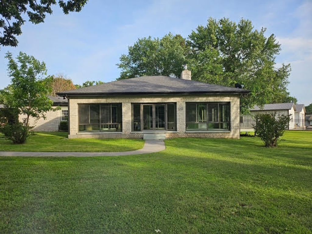 24900 S 622 Road, Grove, OK 74344