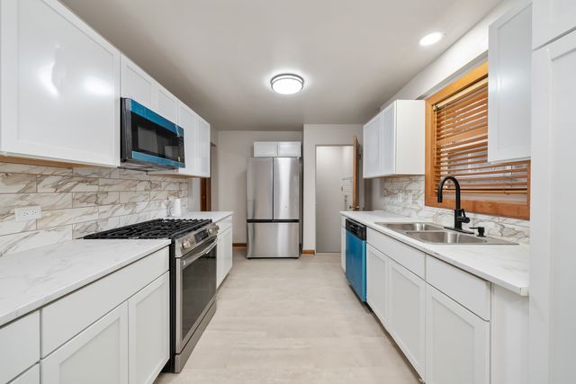 12809 S May Street, Calumet Park, IL 60827