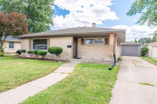 901 Saxony DRIVE, Racine, WI 53402