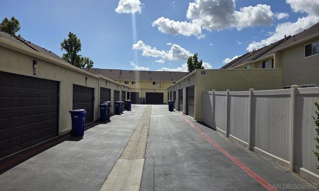 7839 Rancho Fanita Dr E, Santee, CA 92071