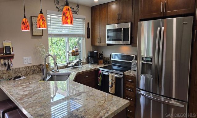 7839 Rancho Fanita Dr E, Santee, CA 92071