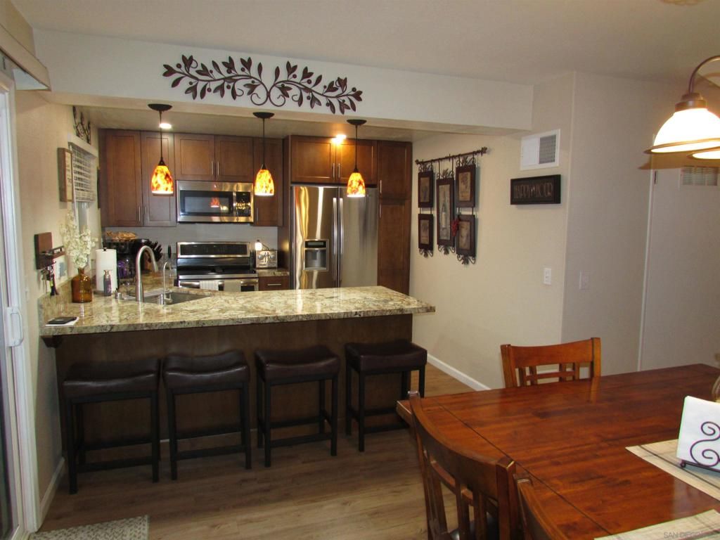 Image 7 of property listing at 7839 Rancho Fanita Dr Unit E Unit E, Santee, CA 92071