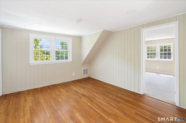 6 Minivale Road, Stamford, CT 06907