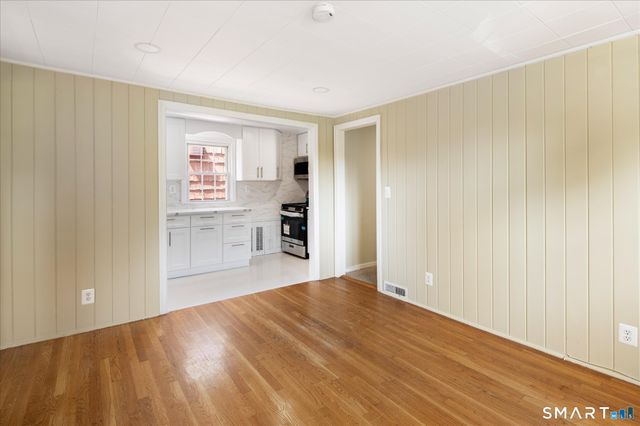 6 Minivale Road, Stamford, CT 06907