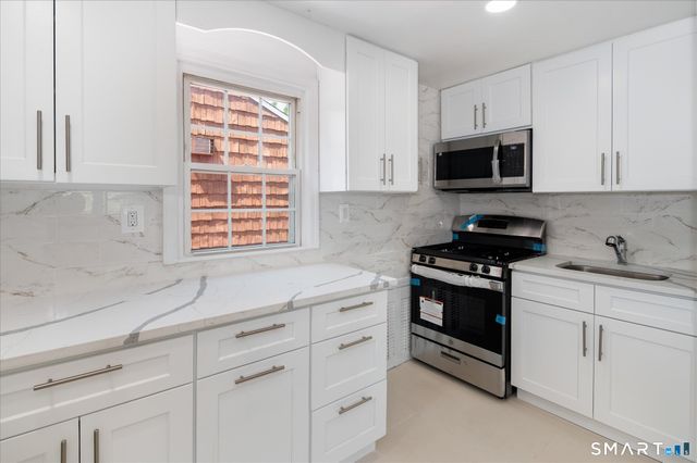 6 Minivale Road, Stamford, CT 06907