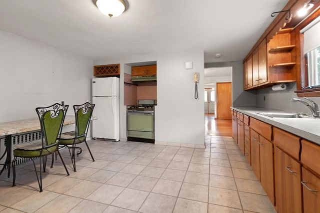 161 Park St, Medford, MA 02155
