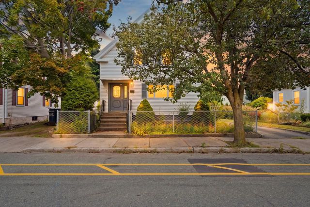 161 Park St, Medford, MA 02155