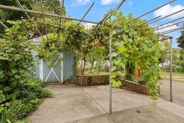 161 Park St, Medford, MA 02155