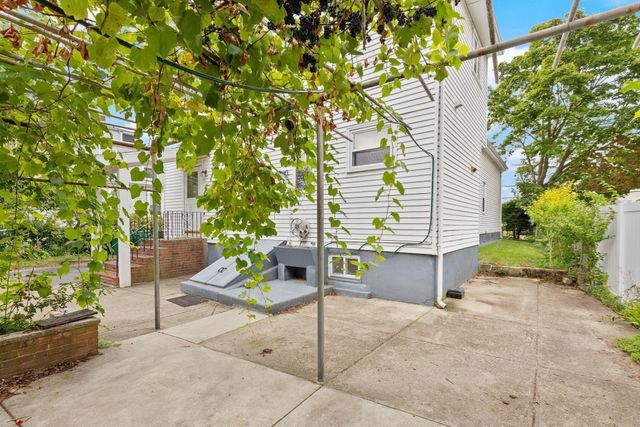 161 Park St, Medford, MA 02155