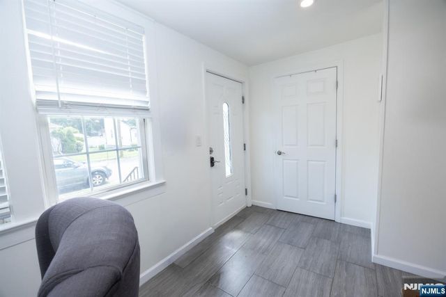 17 Carnation Street, Bergenfield, NJ 07621