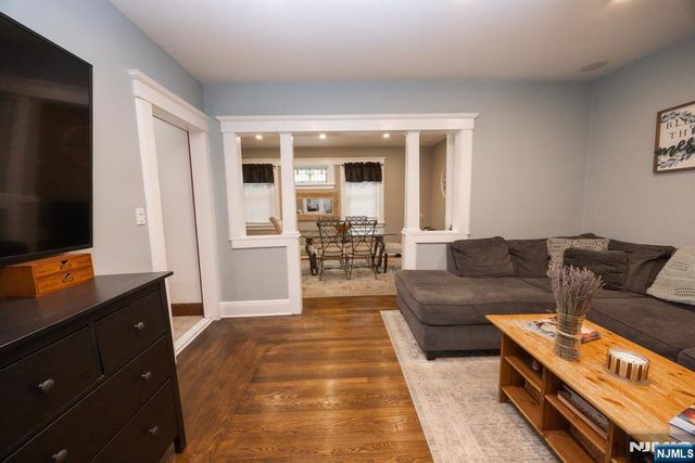17 Carnation Street, Bergenfield, NJ 07621
