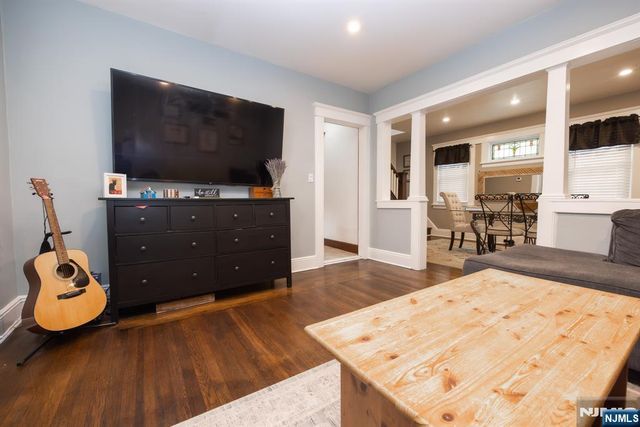 17 Carnation Street, Bergenfield, NJ 07621