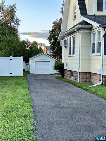 17 Carnation Street, Bergenfield, NJ 07621