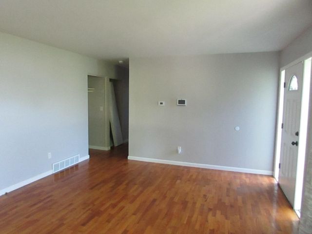 4364 E Atherton Road, Burton, MI 48519