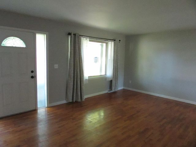 4364 E Atherton Road, Burton, MI 48519