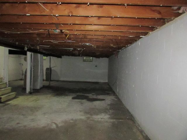 4364 E Atherton Road, Burton, MI 48519