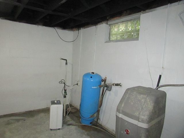 4364 E Atherton Road, Burton, MI 48519