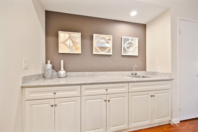 136 River Chase Cir, Sacramento, CA 95864