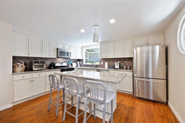 136 River Chase Cir, Sacramento, CA 95864