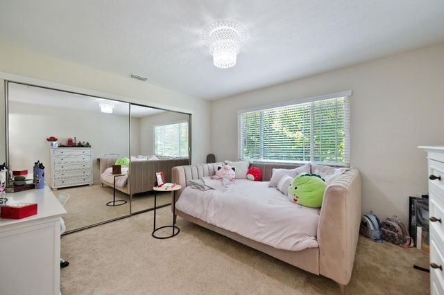 136 River Chase Cir, Sacramento, CA 95864