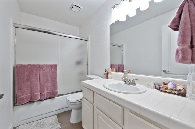 136 River Chase Cir, Sacramento, CA 95864