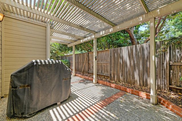 136 River Chase Cir, Sacramento, CA 95864