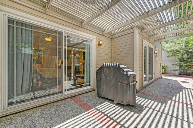 136 River Chase Cir, Sacramento, CA 95864