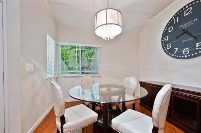 136 River Chase Cir, Sacramento, CA 95864