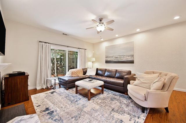 136 River Chase Cir, Sacramento, CA 95864