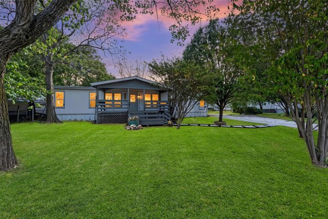 5400 Becky Drive, Lillian, TX 76061