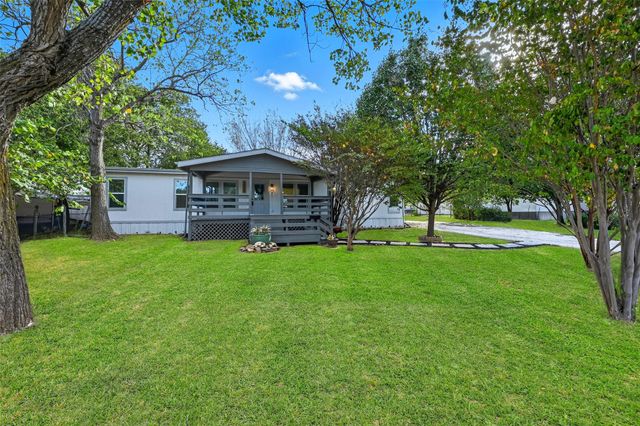 5400 Becky Drive, Lillian, TX 76061