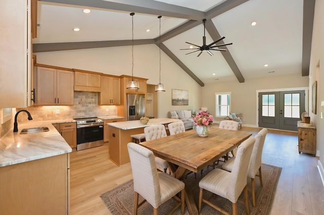 557 Fairfield Rd, Westmoreland, TN 37186