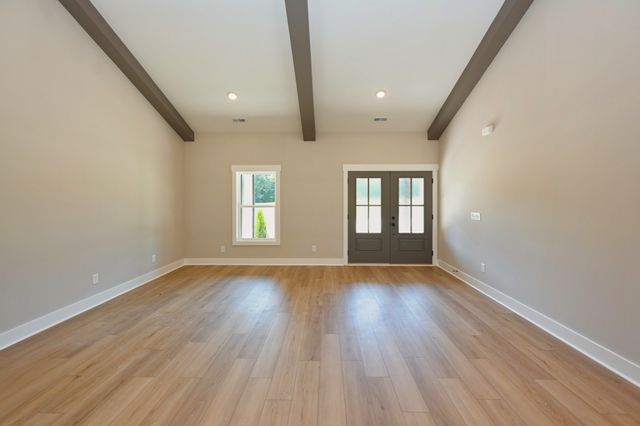 557 Fairfield Rd, Westmoreland, TN 37186