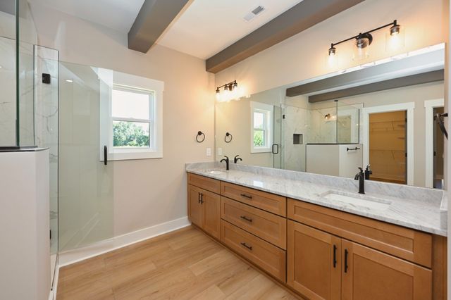 557 Fairfield Rd, Westmoreland, TN 37186