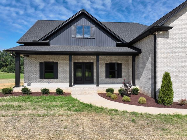 557 Fairfield Rd, Westmoreland, TN 37186