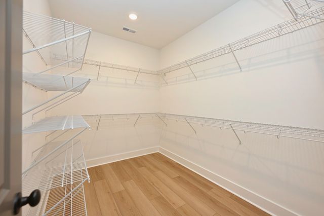 557 Fairfield Rd, Westmoreland, TN 37186