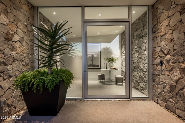 5120 N CASA BLANCA Drive, Paradise Valley, AZ 85253