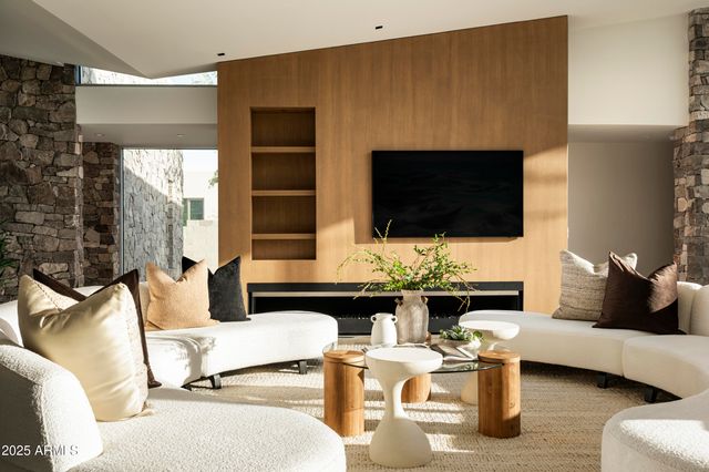 5120 N CASA BLANCA Drive, Paradise Valley, AZ 85253