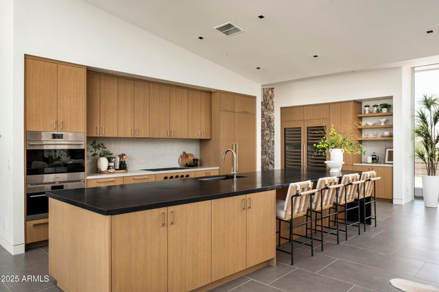 5120 N CASA BLANCA Drive, Paradise Valley, AZ 85253