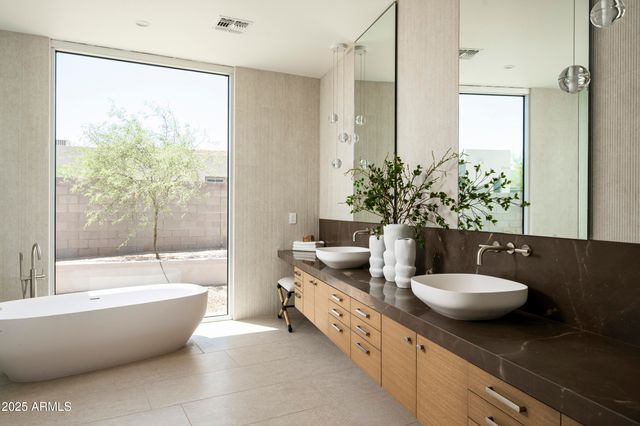 5120 N CASA BLANCA Drive, Paradise Valley, AZ 85253