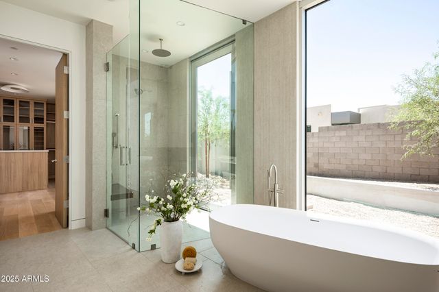 5120 N CASA BLANCA Drive, Paradise Valley, AZ 85253