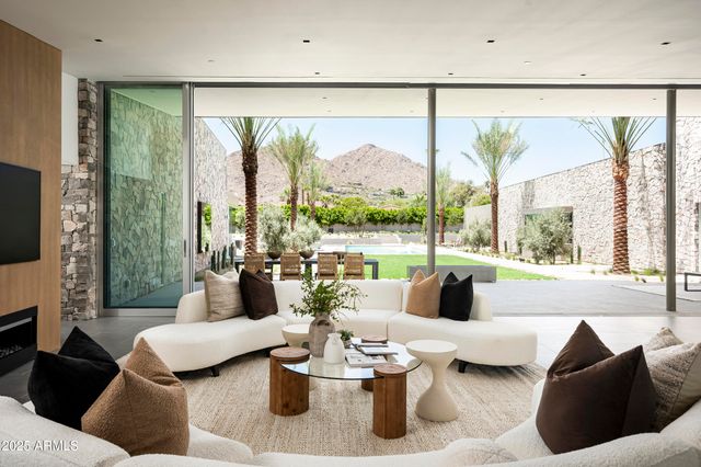 5120 N CASA BLANCA Drive, Paradise Valley, AZ 85253