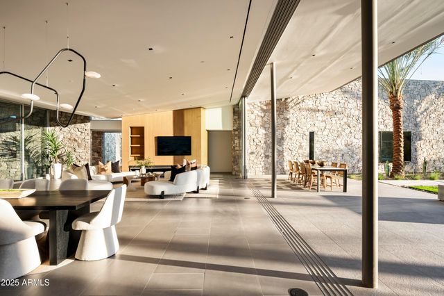 5120 N CASA BLANCA Drive, Paradise Valley, AZ 85253