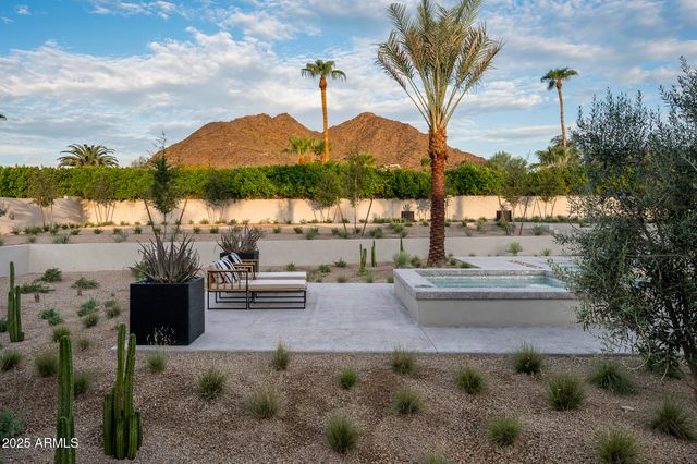 5120 N CASA BLANCA Drive, Paradise Valley, AZ 85253