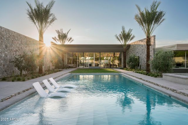 5120 N CASA BLANCA Drive, Paradise Valley, AZ 85253